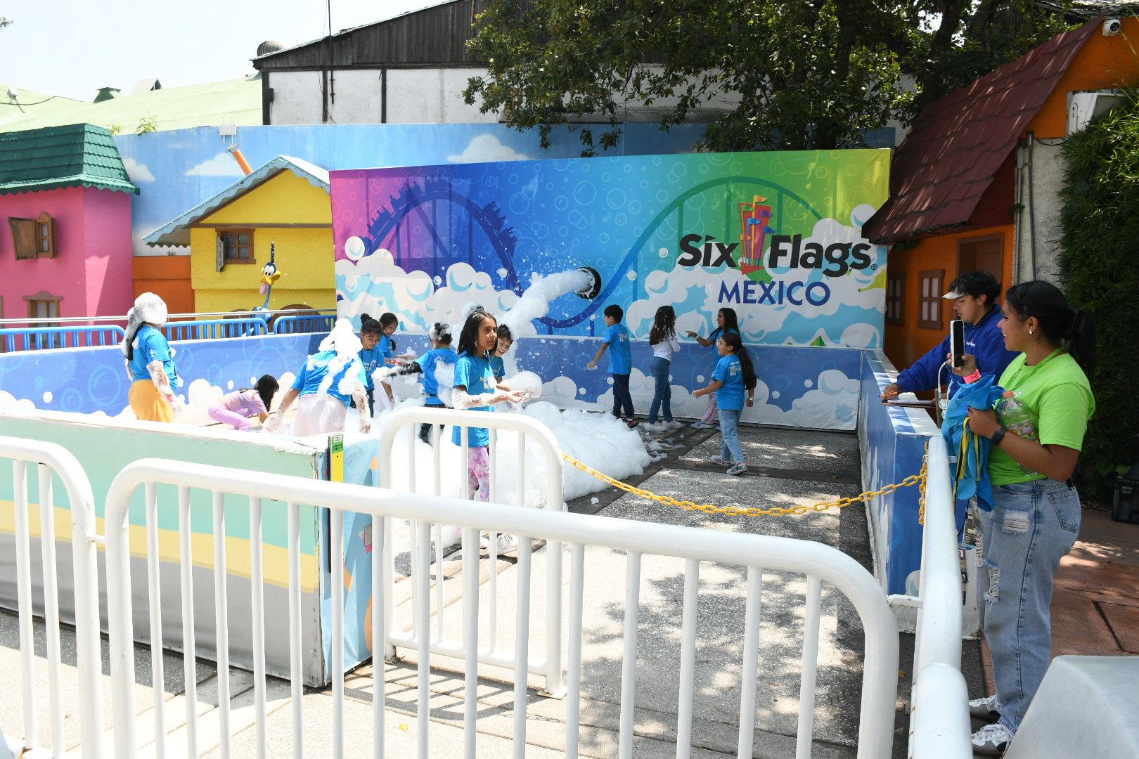 Curso de Verano 2026, Visita a Six Flags México